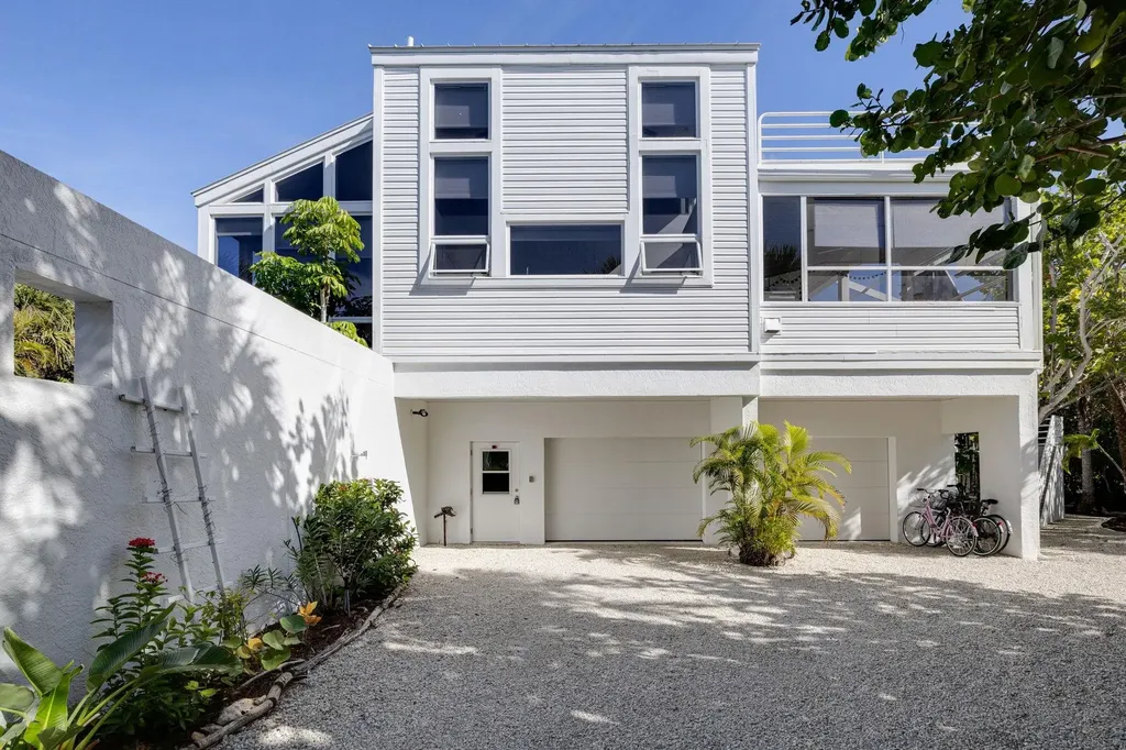 479 Lagoon Drive Sanibel FL 33957