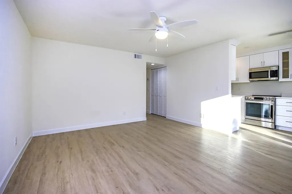 561 Periwinkle Way Sanibel FL 33957