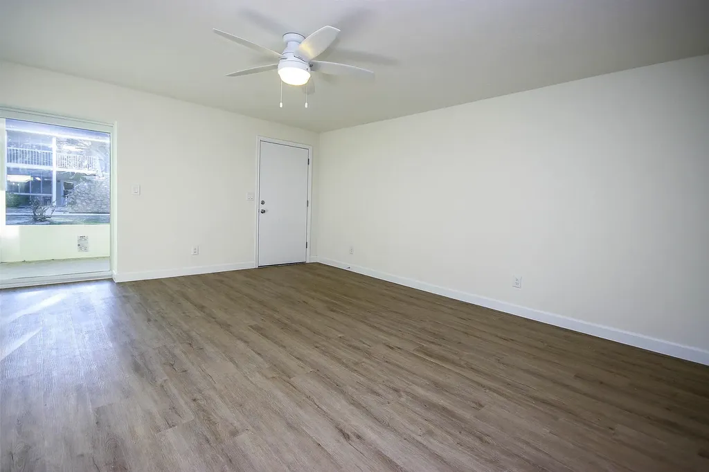 561 Periwinkle Way Sanibel FL 33957