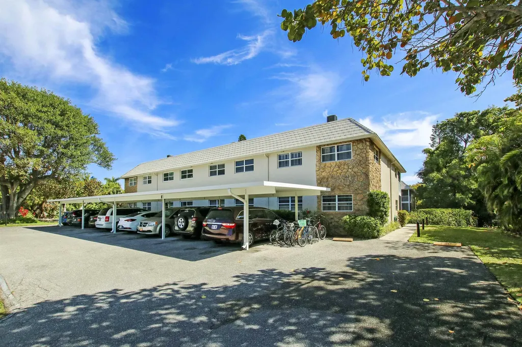 561 Periwinkle Way Sanibel FL 33957