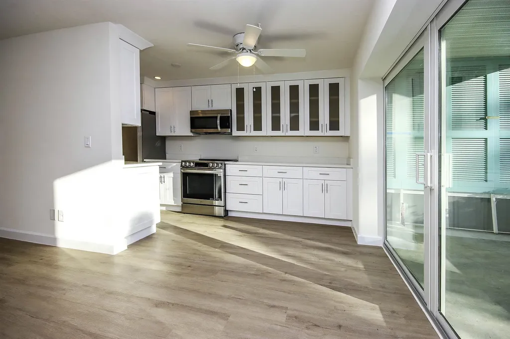 561 Periwinkle Way Sanibel FL 33957