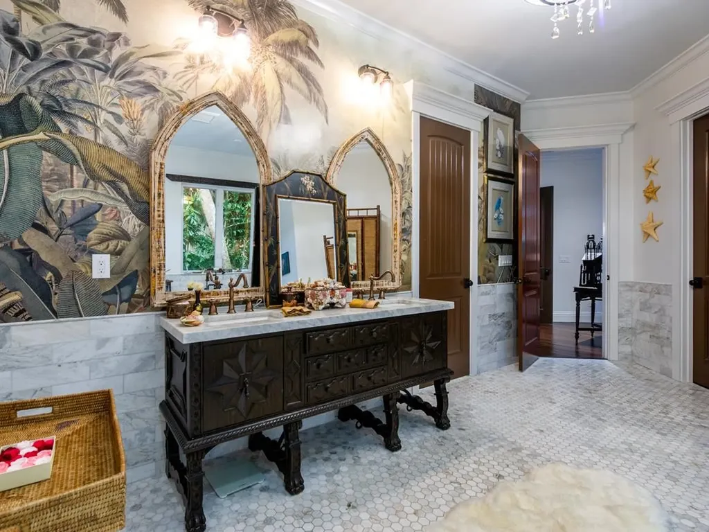 2388 Wulfert Road Sanibel FL 33957