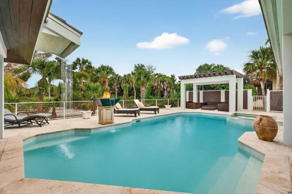 2388 Wulfert Road Sanibel FL 33957