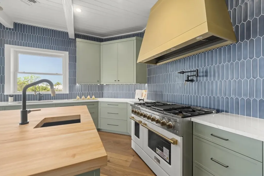 6401 Pine Avenue Sanibel FL 33957