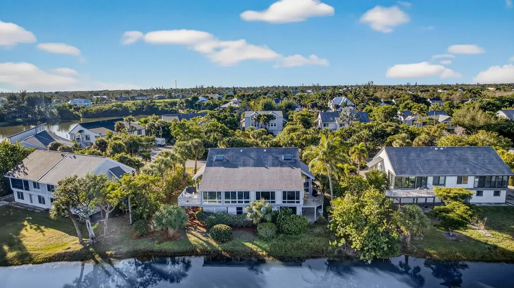 1440 Sandpiper Circle Sanibel FL 33957
