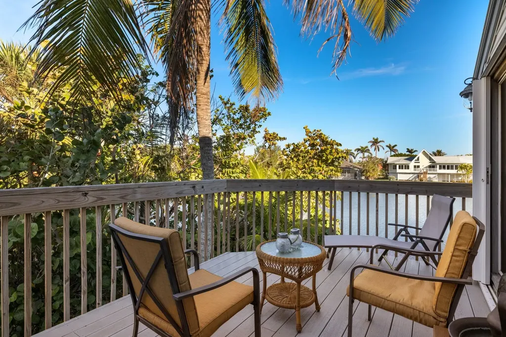 1440 Sandpiper Circle Sanibel FL 33957