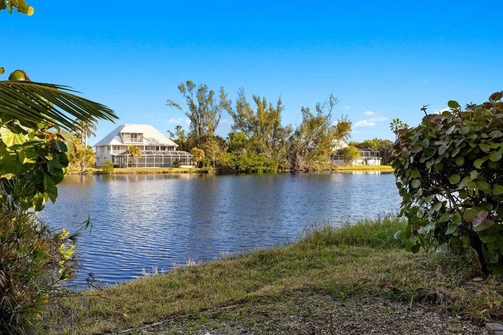 1440 Sandpiper Circle Sanibel FL 33957