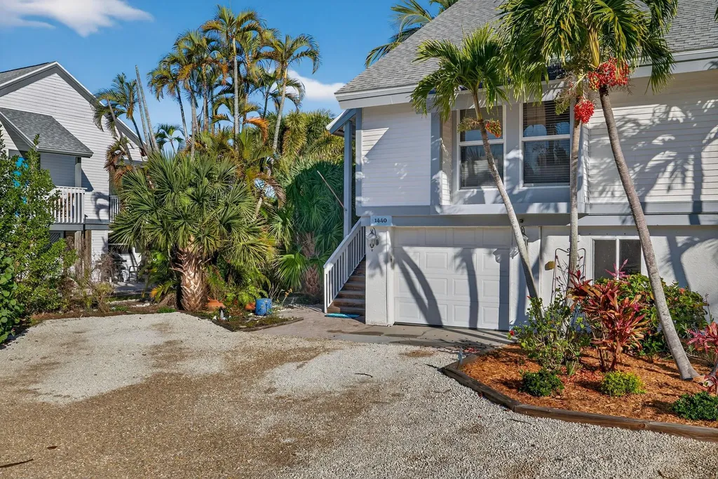 1440 Sandpiper Circle Sanibel FL 33957