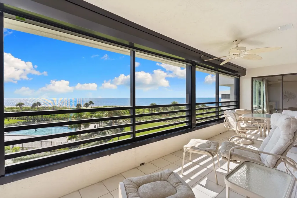 1605 Middle Gulf Drive Sanibel FL 33957