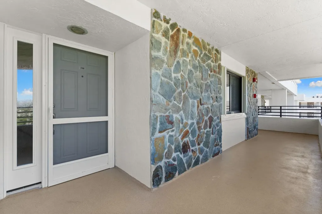 1605 Middle Gulf Drive Sanibel FL 33957