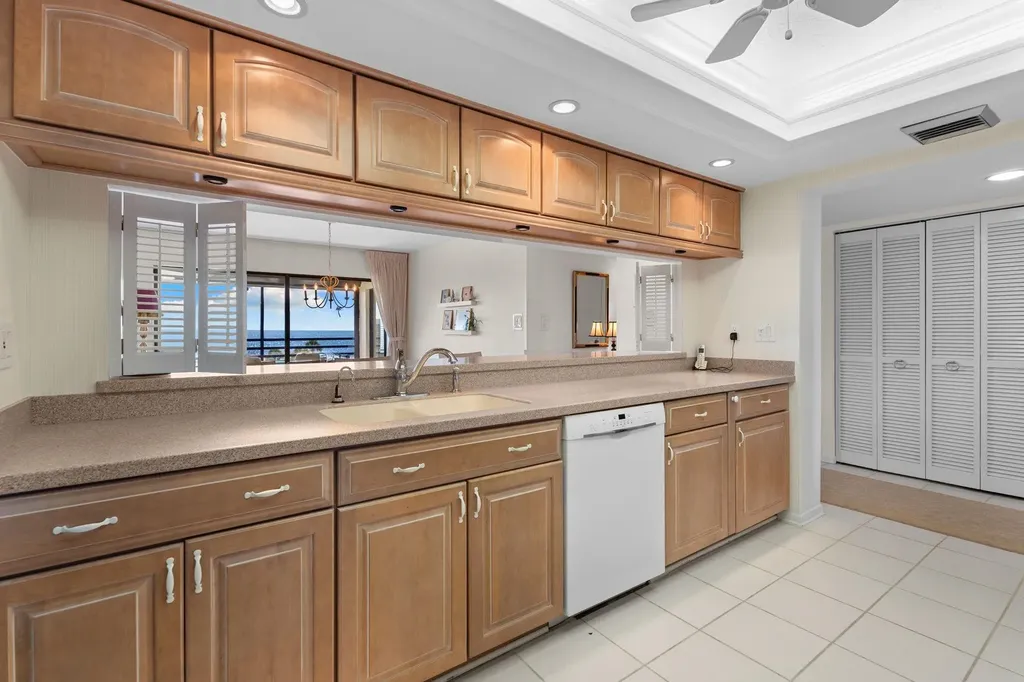 1605 Middle Gulf Drive Sanibel FL 33957