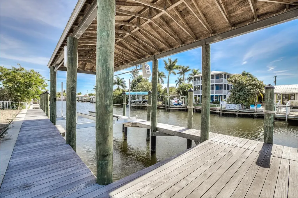 2639 Second Street Matlacha FL 33993