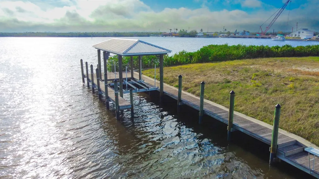 2639 Second Street Matlacha FL 33993