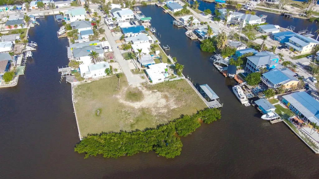 2639 Second Street Matlacha FL 33993