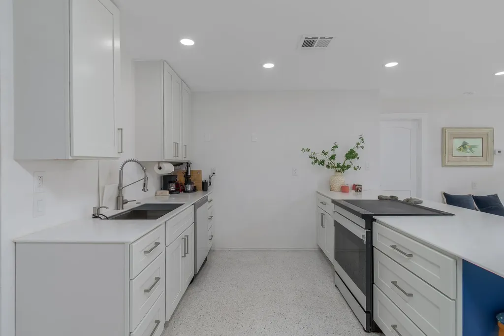 450 Birdsong Place Sanibel FL 33957