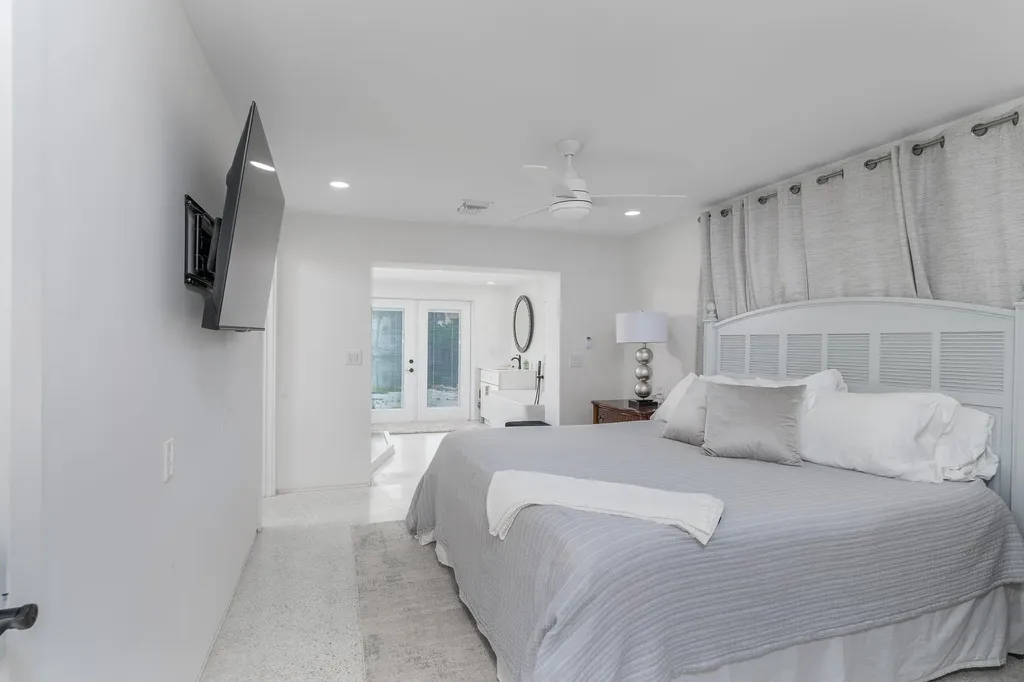 450 Birdsong Place Sanibel FL 33957