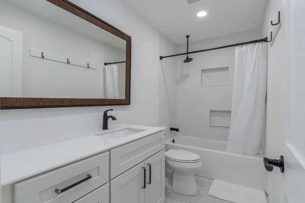 450 Birdsong Place Sanibel FL 33957