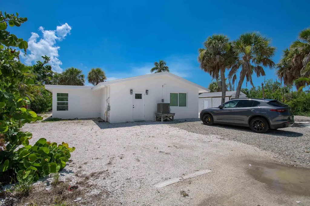 450 Birdsong Place Sanibel FL 33957
