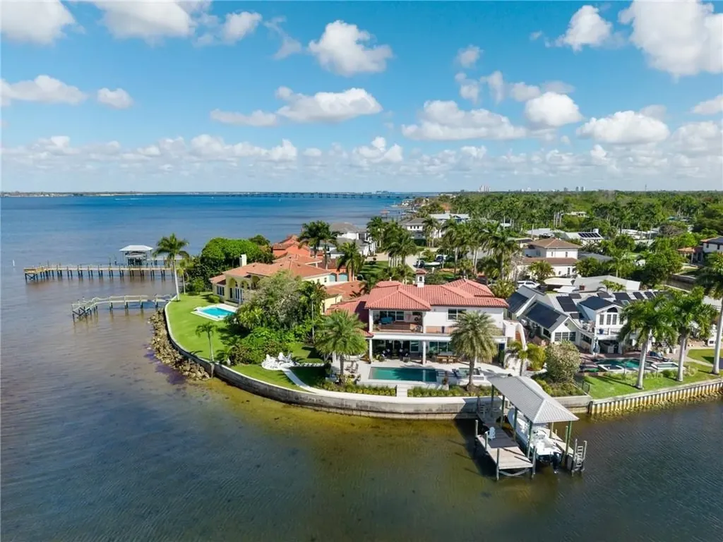 911 Aqua Lane Fort Myers FL 33919