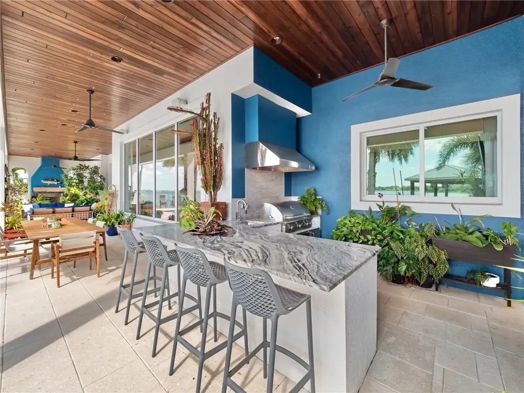 911 Aqua Lane Fort Myers FL 33919