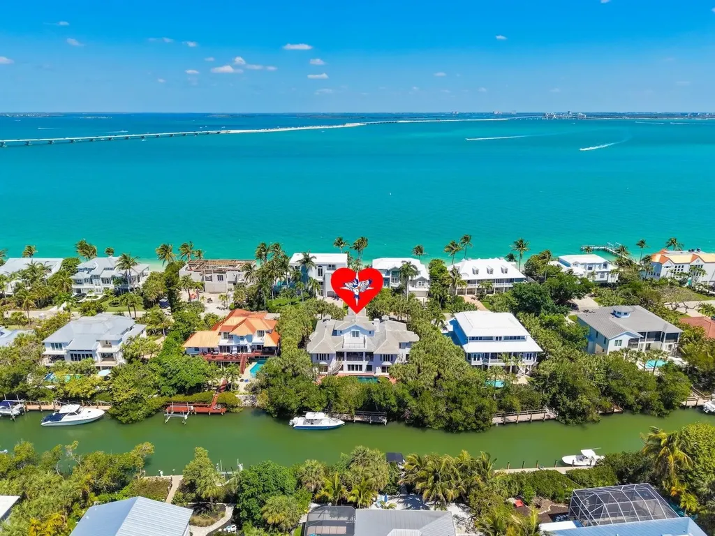 545 Lighthouse Way Sanibel FL 33957
