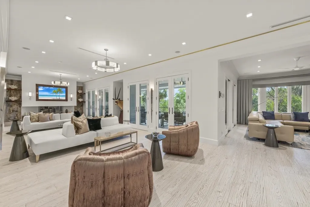 545 Lighthouse Way Sanibel FL 33957
