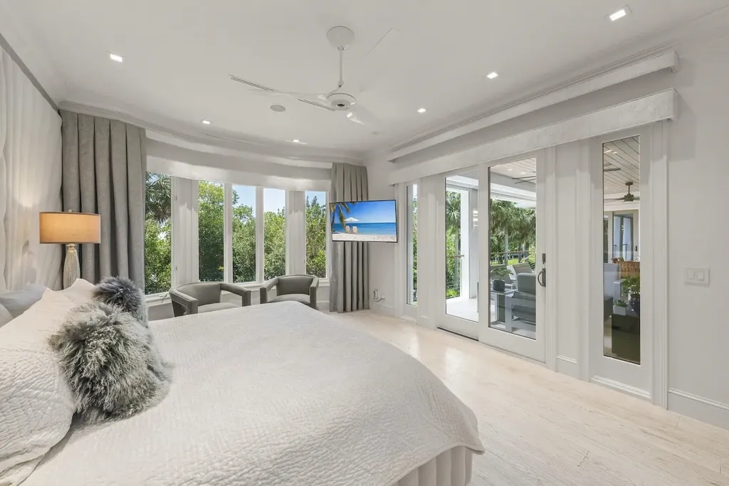 545 Lighthouse Way Sanibel FL 33957