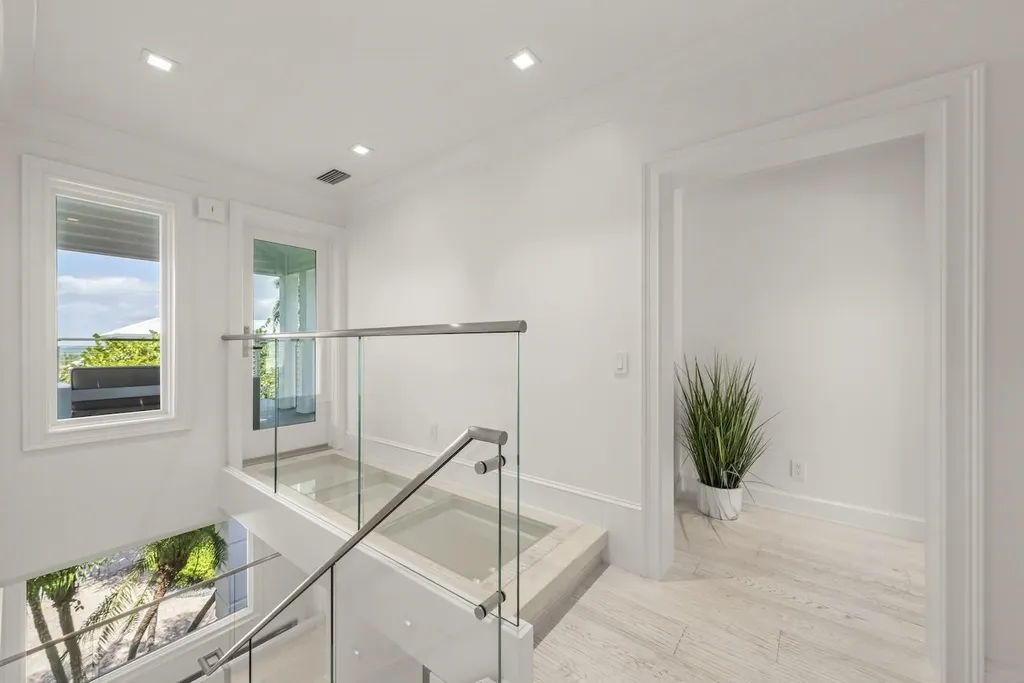 545 Lighthouse Way Sanibel FL 33957