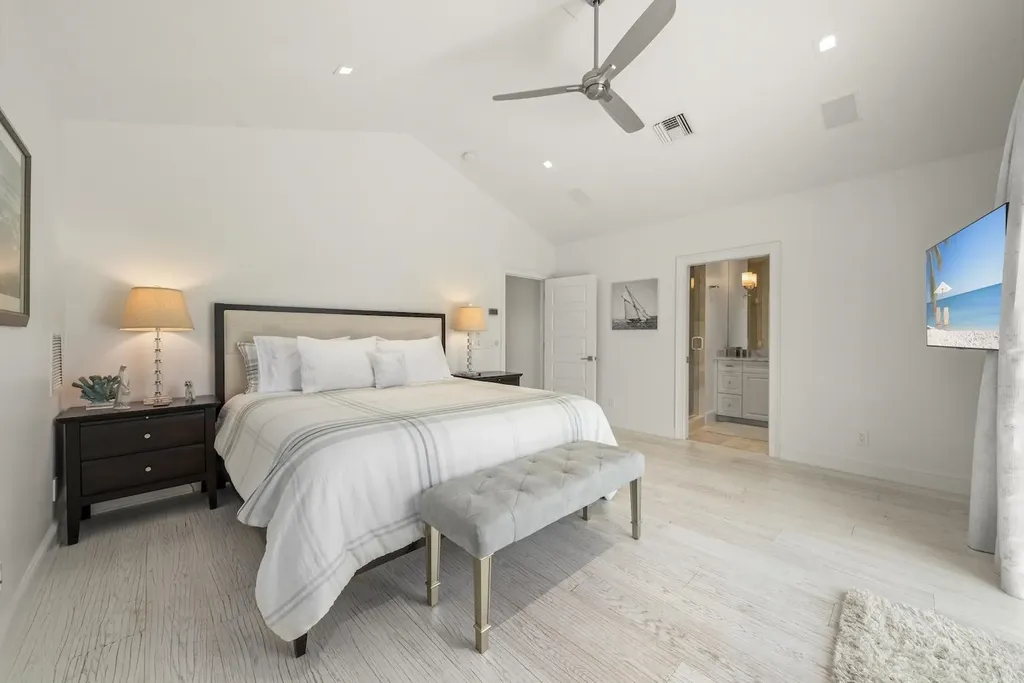 545 Lighthouse Way Sanibel FL 33957