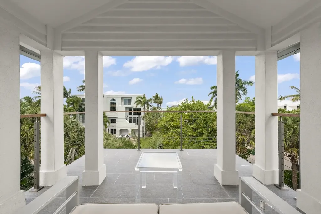 545 Lighthouse Way Sanibel FL 33957
