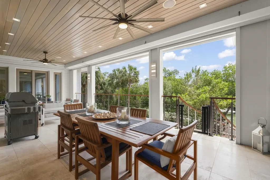 545 Lighthouse Way Sanibel FL 33957