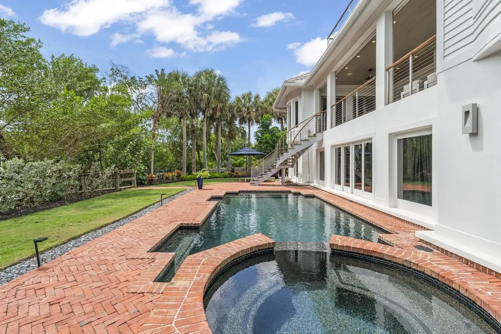 545 Lighthouse Way Sanibel FL 33957