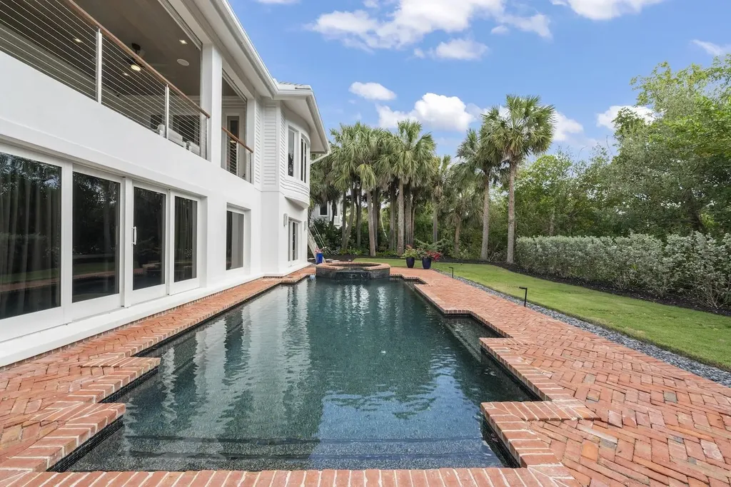 545 Lighthouse Way Sanibel FL 33957