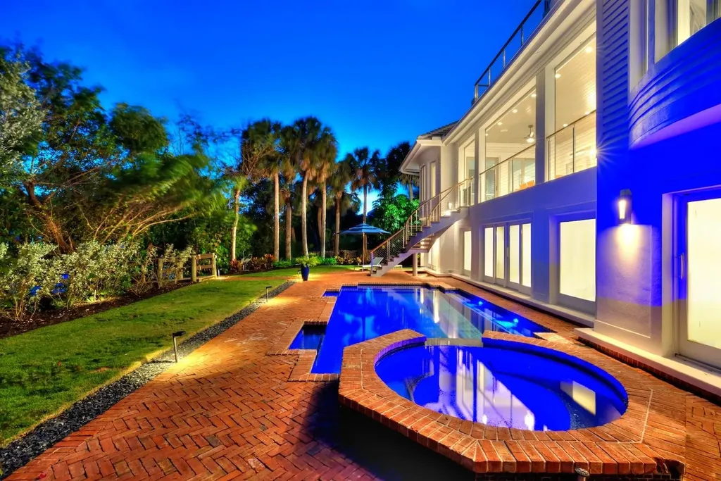 545 Lighthouse Way Sanibel FL 33957