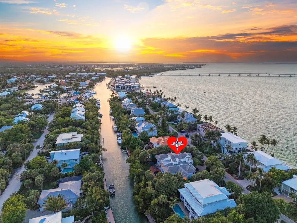 545 Lighthouse Way Sanibel FL 33957