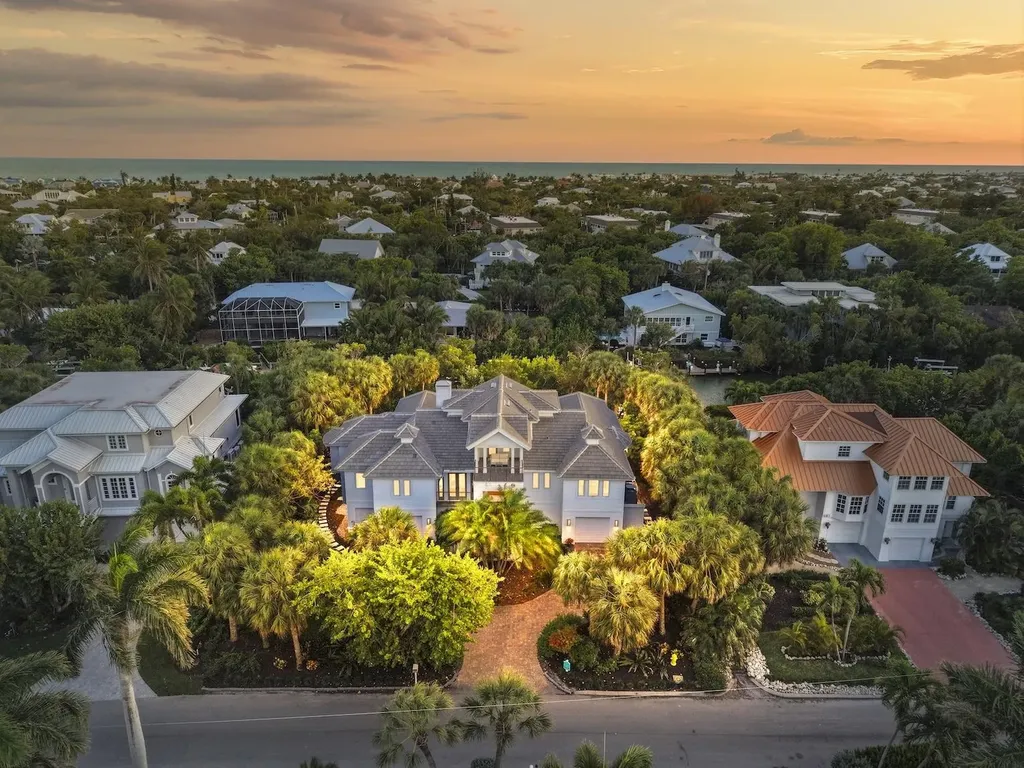 545 Lighthouse Way Sanibel FL 33957