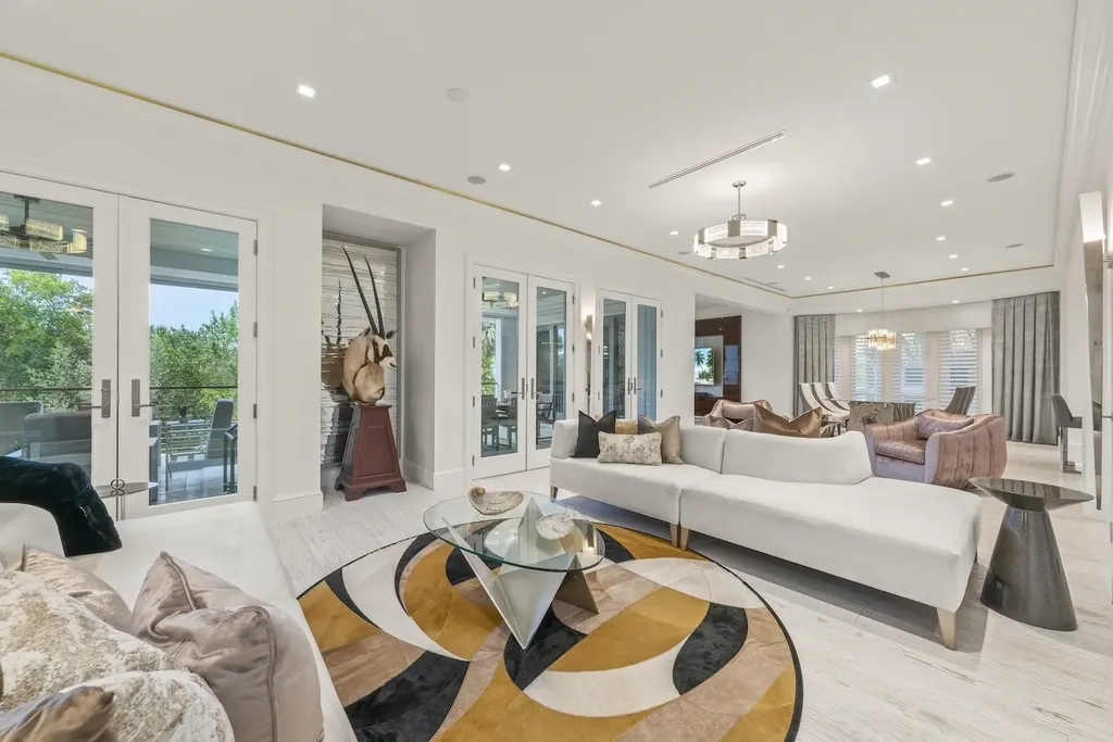 545 Lighthouse Way Sanibel FL 33957