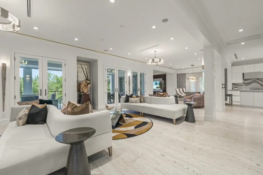 545 Lighthouse Way Sanibel FL 33957
