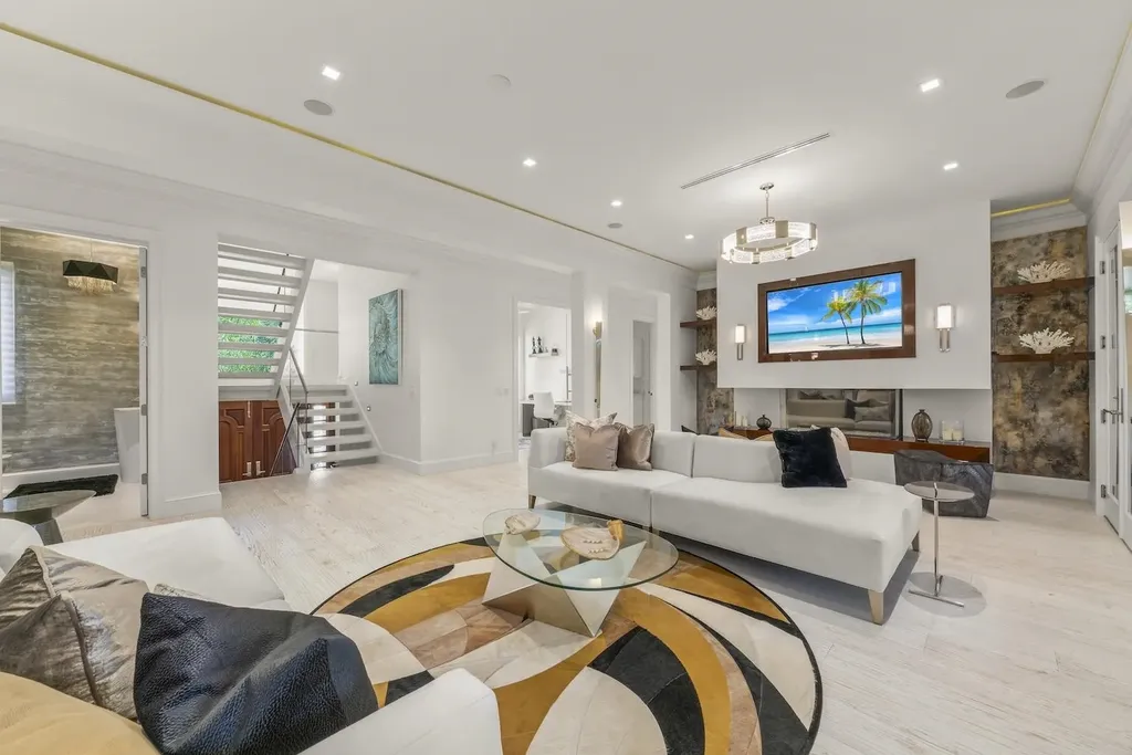 545 Lighthouse Way Sanibel FL 33957