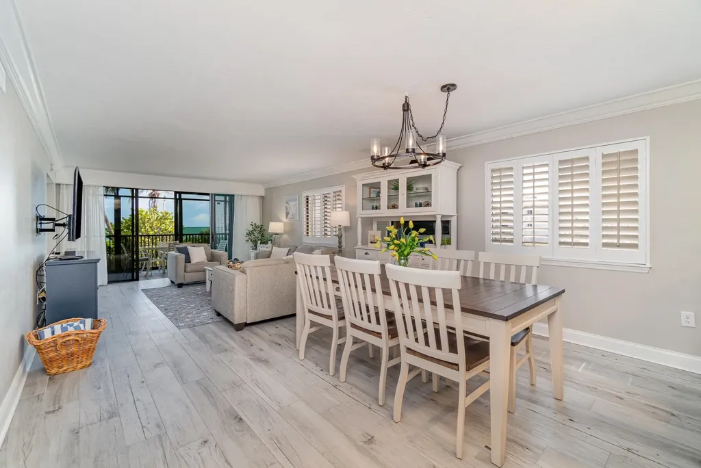 1299 Middle Gulf Drive Sanibel FL 33957