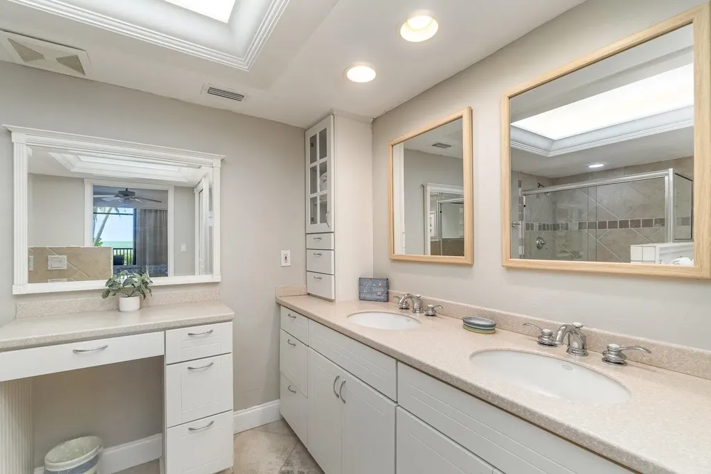 1299 Middle Gulf Drive Sanibel FL 33957