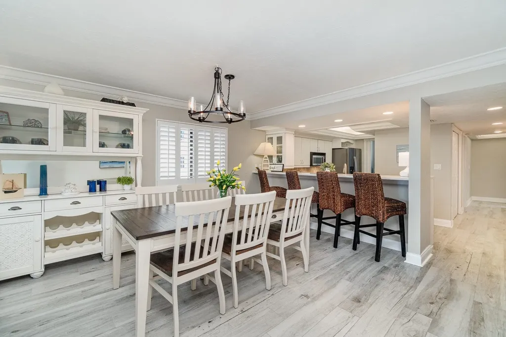 1299 Middle Gulf Drive Sanibel FL 33957