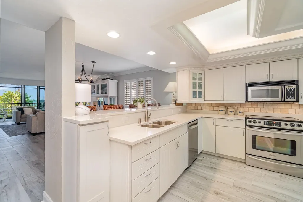 1299 Middle Gulf Drive Sanibel FL 33957
