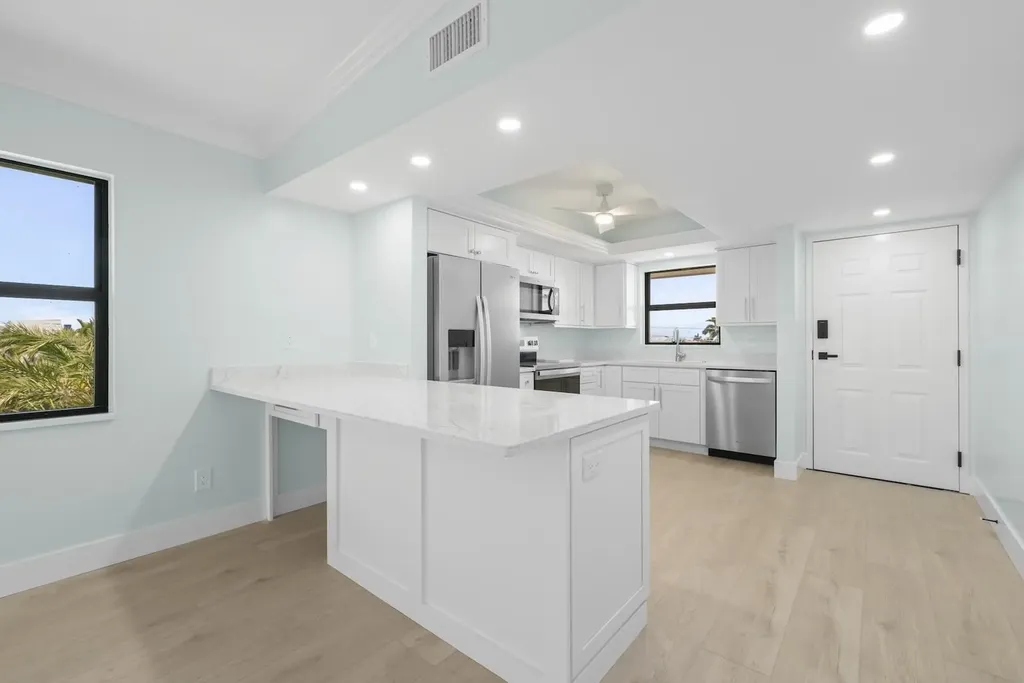 2737 W Gulf Drive Sanibel FL 33957
