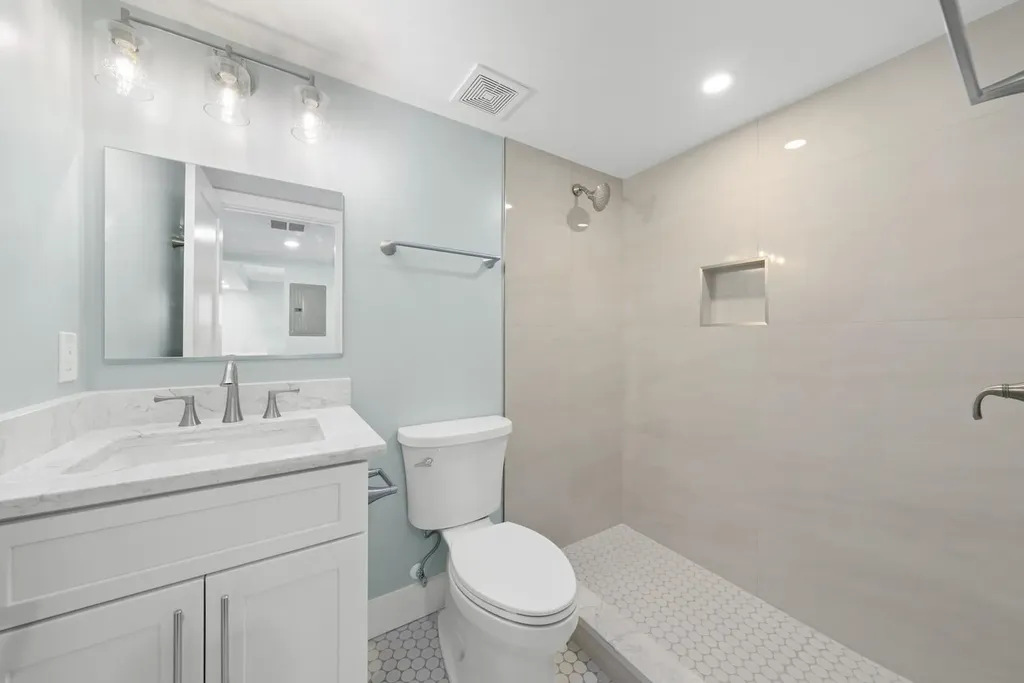 2737 W Gulf Drive Sanibel FL 33957