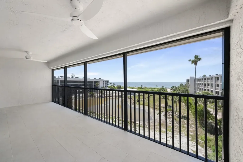 2737 W Gulf Drive Sanibel FL 33957
