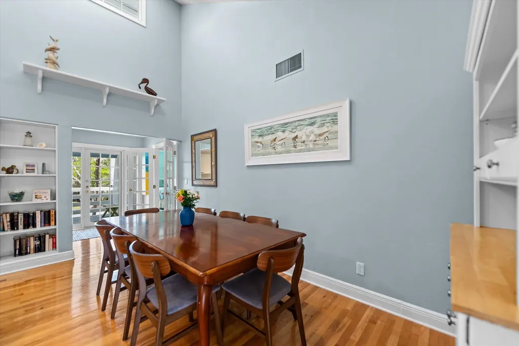 5304 Ladyfinger Lake Road Sanibel FL 33957
