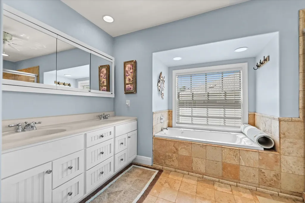 5304 Ladyfinger Lake Road Sanibel FL 33957