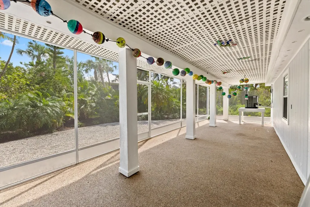 5304 Ladyfinger Lake Road Sanibel FL 33957