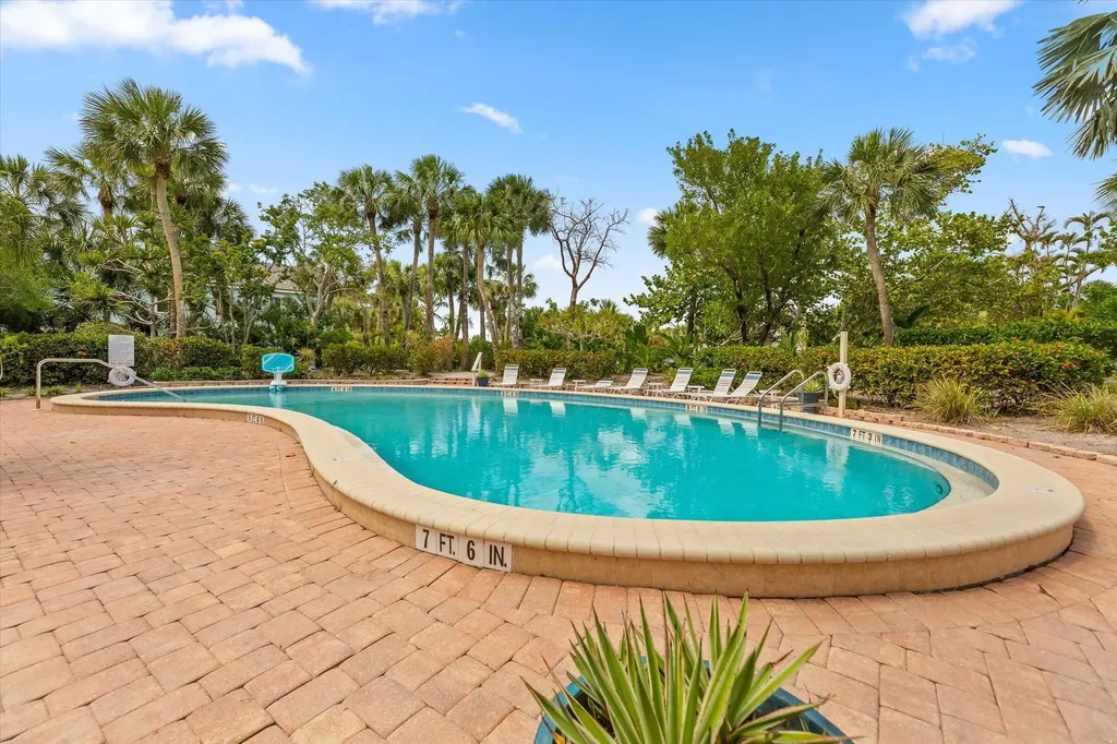5304 Ladyfinger Lake Road Sanibel FL 33957